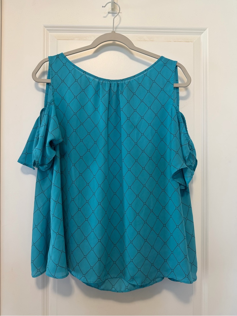 Worthington Teal Blue Cold-Shoulder Geometric Top